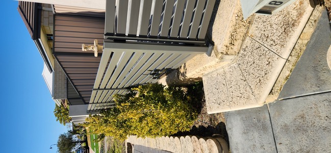Secure Fit Fencing Perth, Custom made aluminium slat Fencing, gates and privacy screens