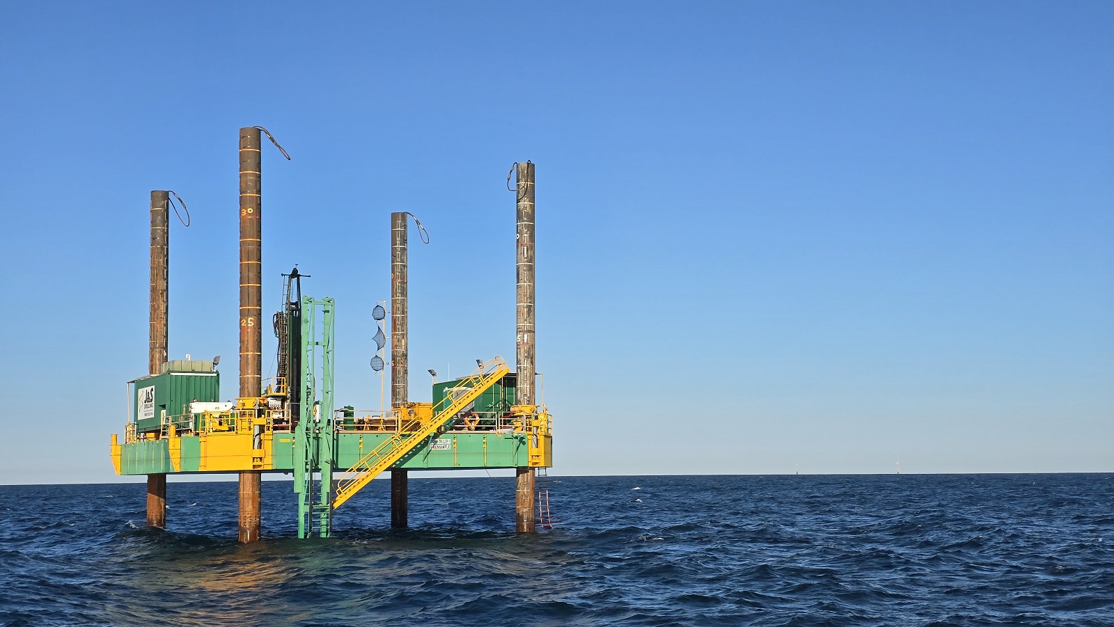 Ju3000 Rig Modular COMBIFLOAT JU Drill Rig | Global Workboats