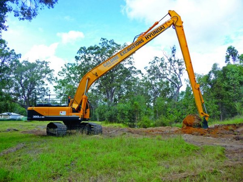 Caldme Excavations long reach excavator onsite