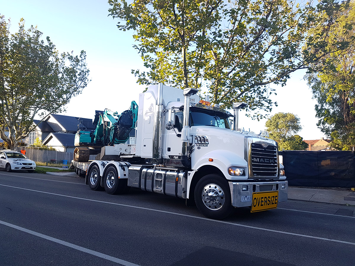 Edens_Excavations_Excavator_Transport_8