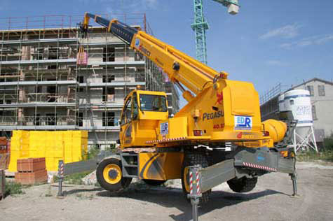 Hi-Range-Crane-Hire-Dieci-Pegasus-3016-equipment-hire-campbelltown