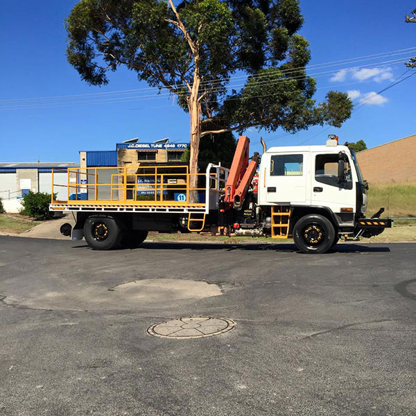 Hi-Range-Crane-Hire-Hi-Rail-Truck-Isuzu-hi-rail-photo-hire-Campbelltown