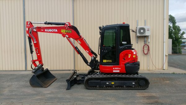 Yellow Hire small Excavator kubota