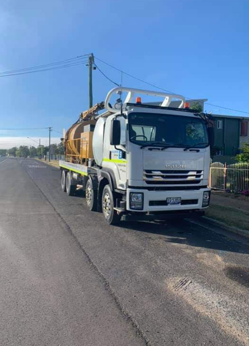 6000L Vacuum Truck Hire Rogers Energy Services